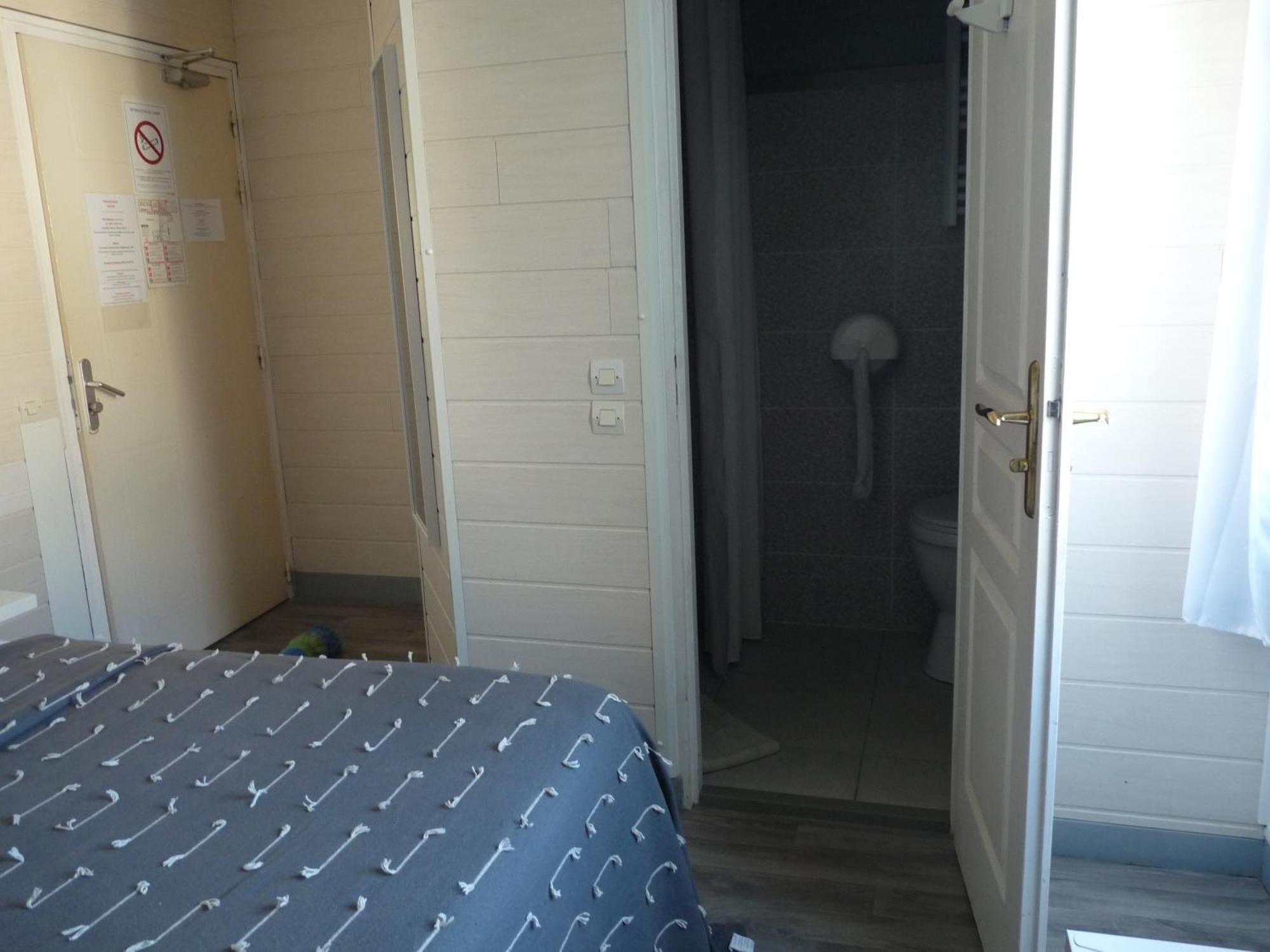 Les Chambres De La Gare นอยเยส์-ซัวร์-แช ภายนอก รูปภาพ