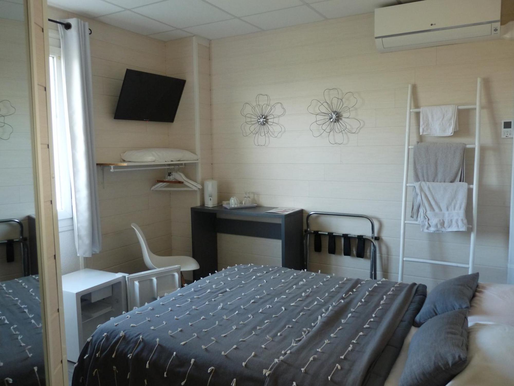 Les Chambres De La Gare นอยเยส์-ซัวร์-แช ภายนอก รูปภาพ