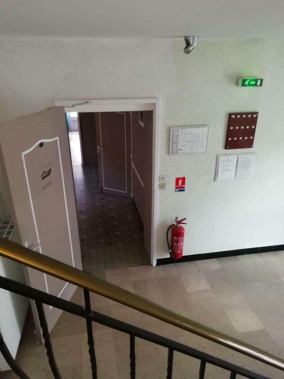 Les Chambres De La Gare นอยเยส์-ซัวร์-แช ภายนอก รูปภาพ